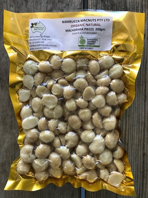 Organic Natural Raw Macadamia Nuts.