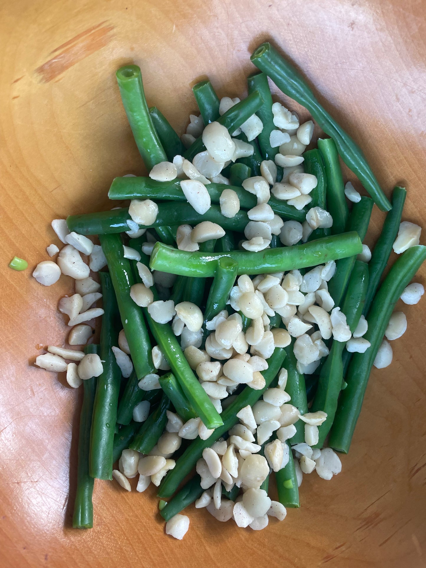 Green bean and macadamia salad