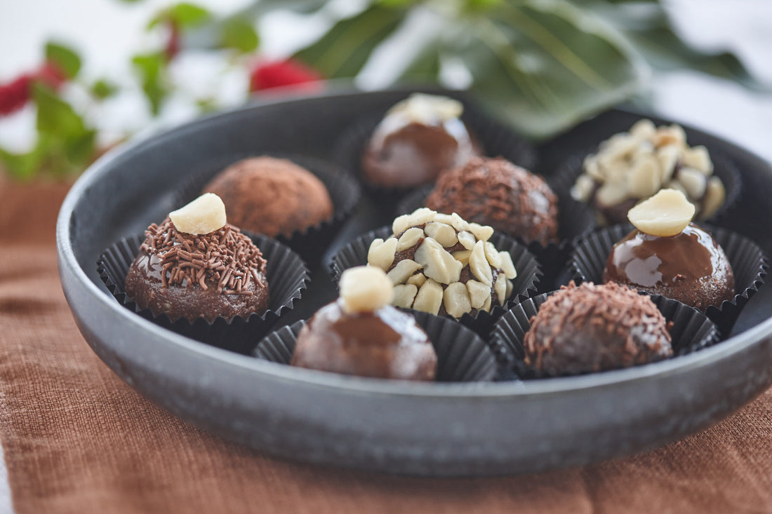 delicious macadamia rum balls are the perfect treat for your favourite grown up